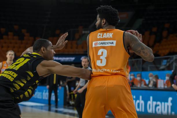 干扰了曼城 干扰了曼城